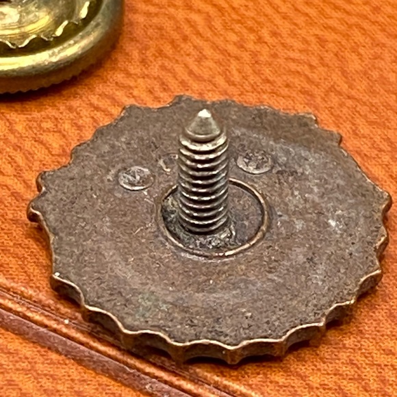 U.A.W. Retired Member United Auto Workers Union Rare Lapel Pin - Picture 3 of 5